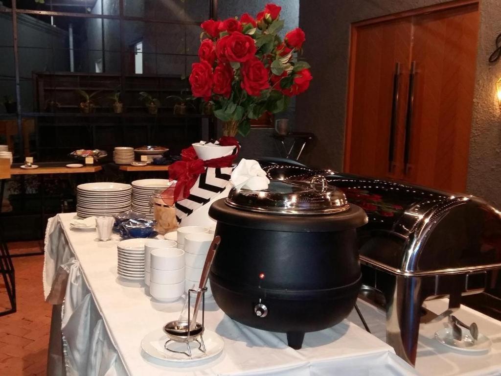 คูเลอร์ โฮเต็ล เคงกาเรง Hotel จาการ์ตา ภายนอก รูปภาพ