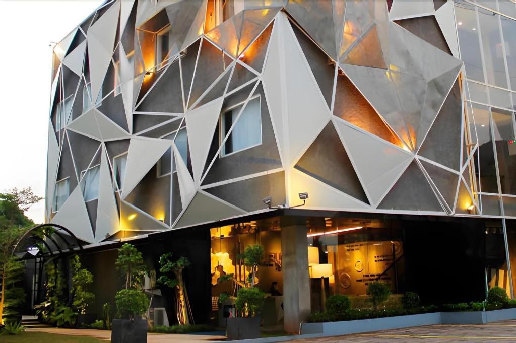 คูเลอร์ โฮเต็ล เคงกาเรง Hotel จาการ์ตา ภายนอก รูปภาพ